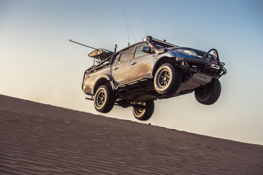  Mitsubishi L200 Desert Warrior 2017 года  (фото 9 из 15)